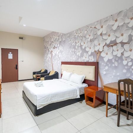 Pertama Lodge Tawau Kültér fotó